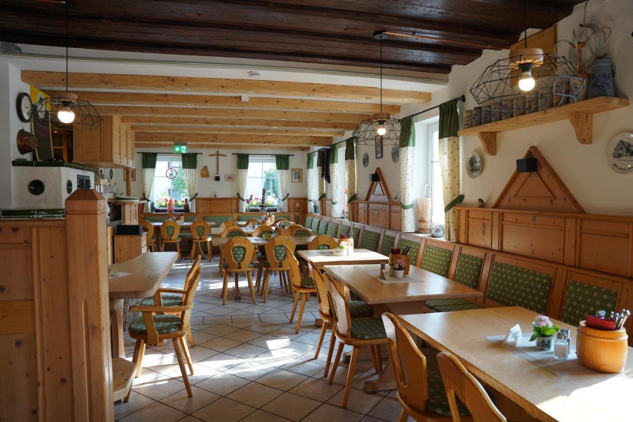Hotel Gasthof Weisser Loewe Burgthann Exterior photo